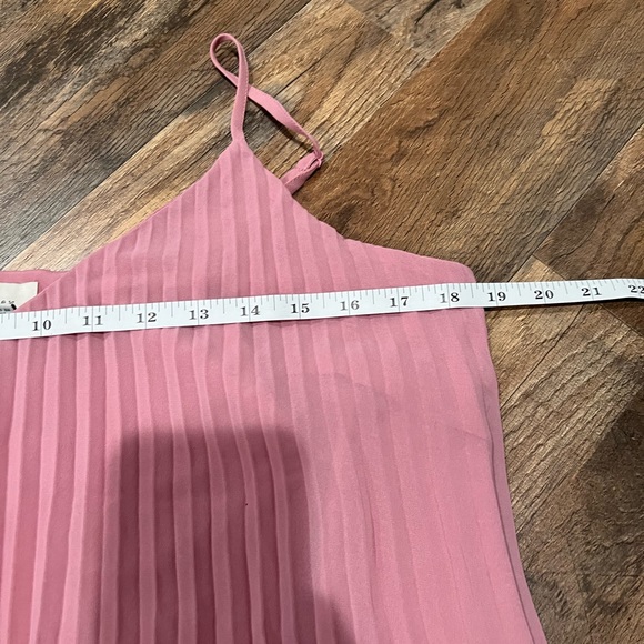 Cute pink sleeveless top!💗 - Picture 6 of 6